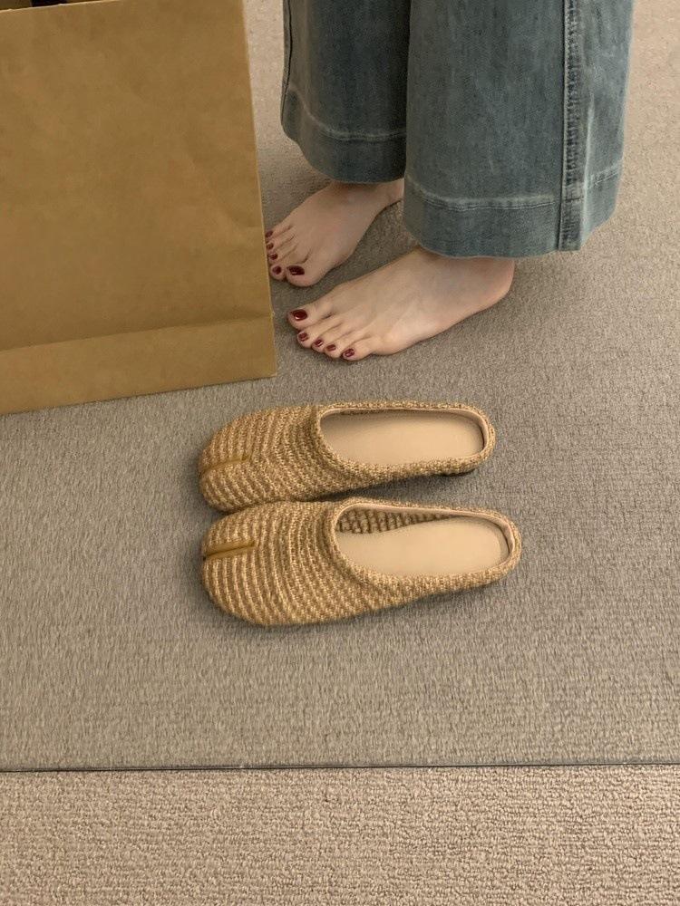 

Late evening wind split-toed Birkenstocks women s outer wear 2025 new summer one-pedal bag head half-drag single shoes 40