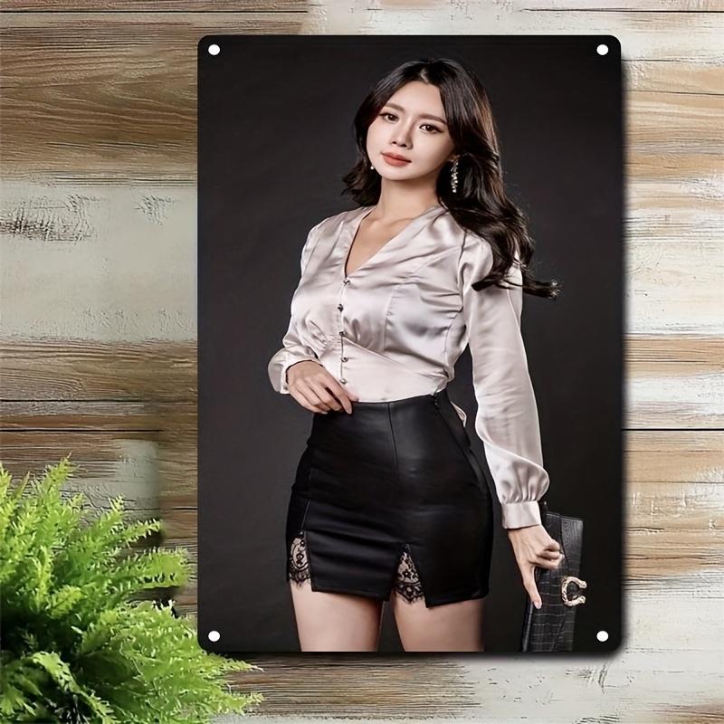 2D Iron Wall Art Flat Female Portrait Long Sleeves Chic Hairstyle Home Decor