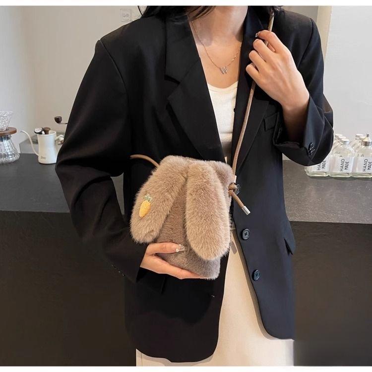 Módní plyšová crossbody taška 2024 - Roztomilý design králíčka, ideální na podzim/zimu