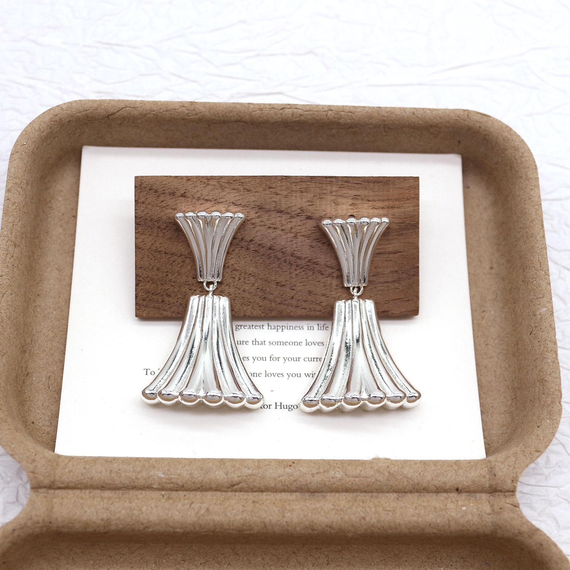 Luminous Cross-Border Style Ear Studs: Elegant, Versatile, High-End Textured Earrings for Women