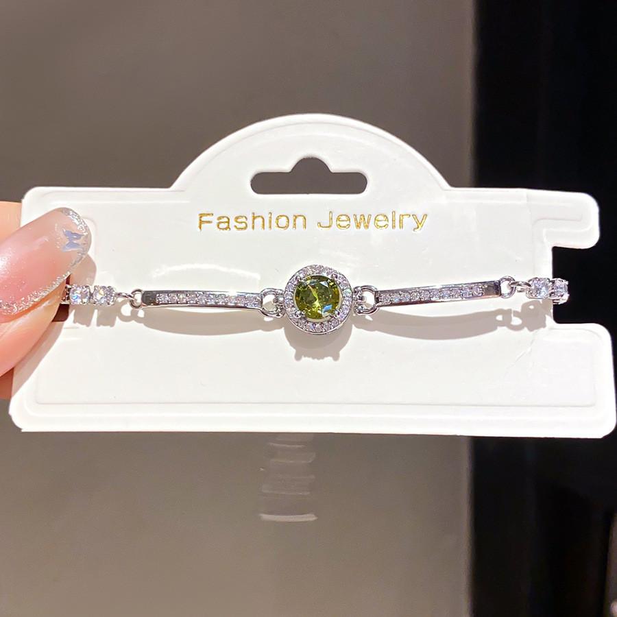 Bracciale da Donna in Cristallo di Zircone Geometrico con Elegante Finitura Argentata per Moda e Regalo