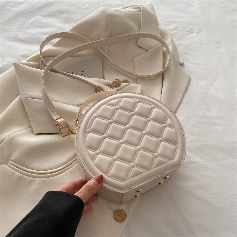 

Стильна та красива персоналізована маленька кругла сумка 2024 нова жіноча сумка, проста текстурна сумочка цього року, сумка через плече білий