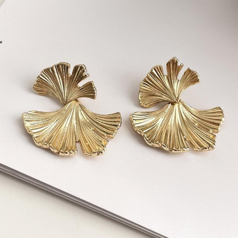 Ginkgos Leaf Design Alloy Earrings Smooth Surfaces Unique Accessory Casual Formal Earrings Suitable for Fashion Women