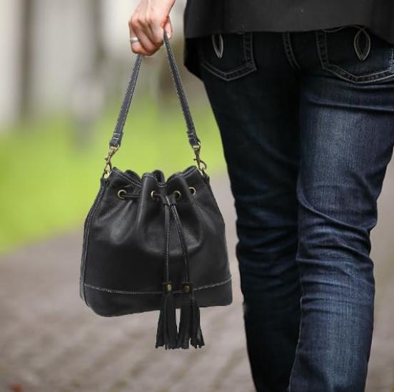 AKIYAMA Drawstring Bag, Shoulder Bag, Women's, Crossbody Bag, Genuine Leather, Large, Simple, 3-Way Design, 2 Colors (Black)
