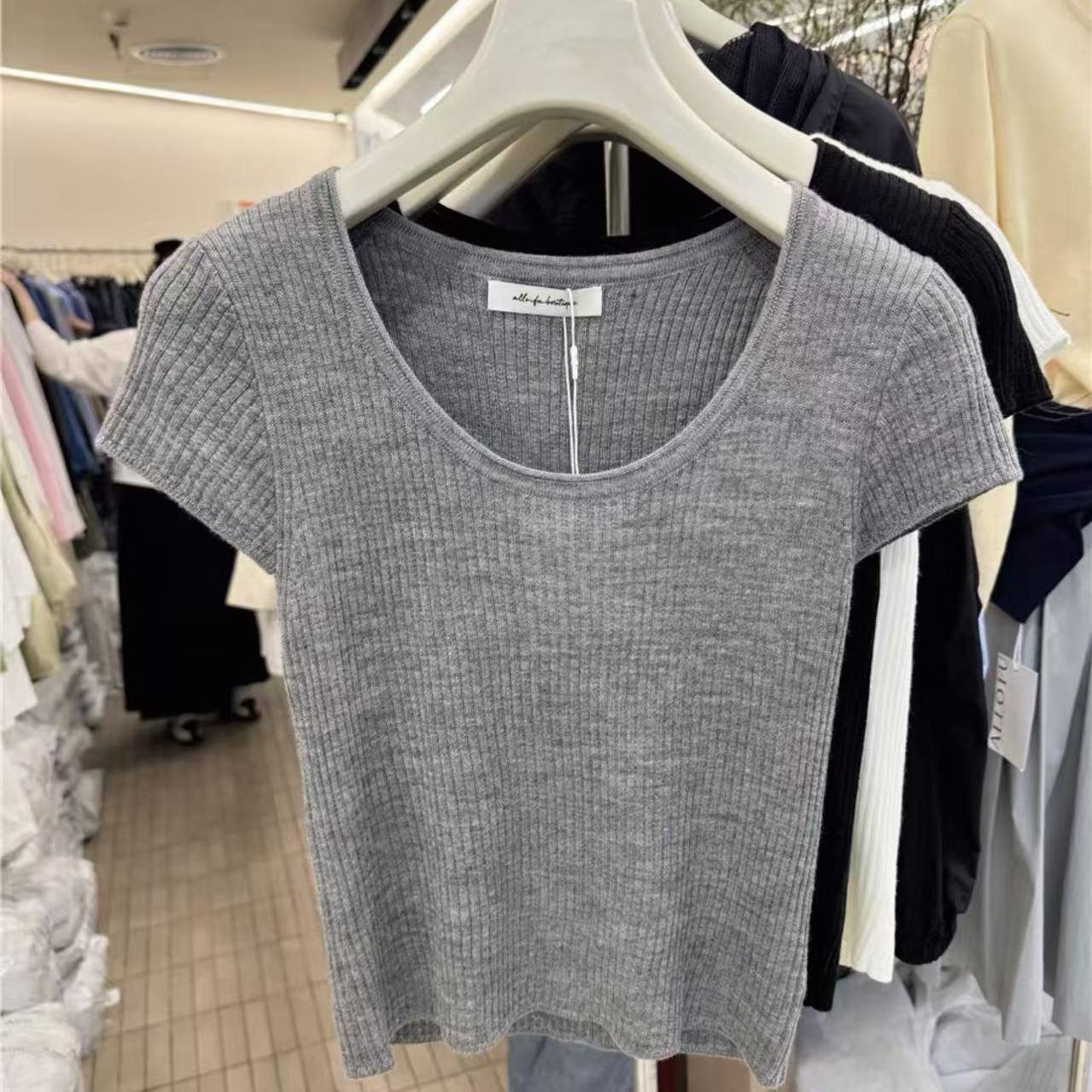 

Korean-Style Knitted Short-Sleeve T-Shirt for Petite Women – Unique & Stylish Summer 2025 Top L срібло сірий колір