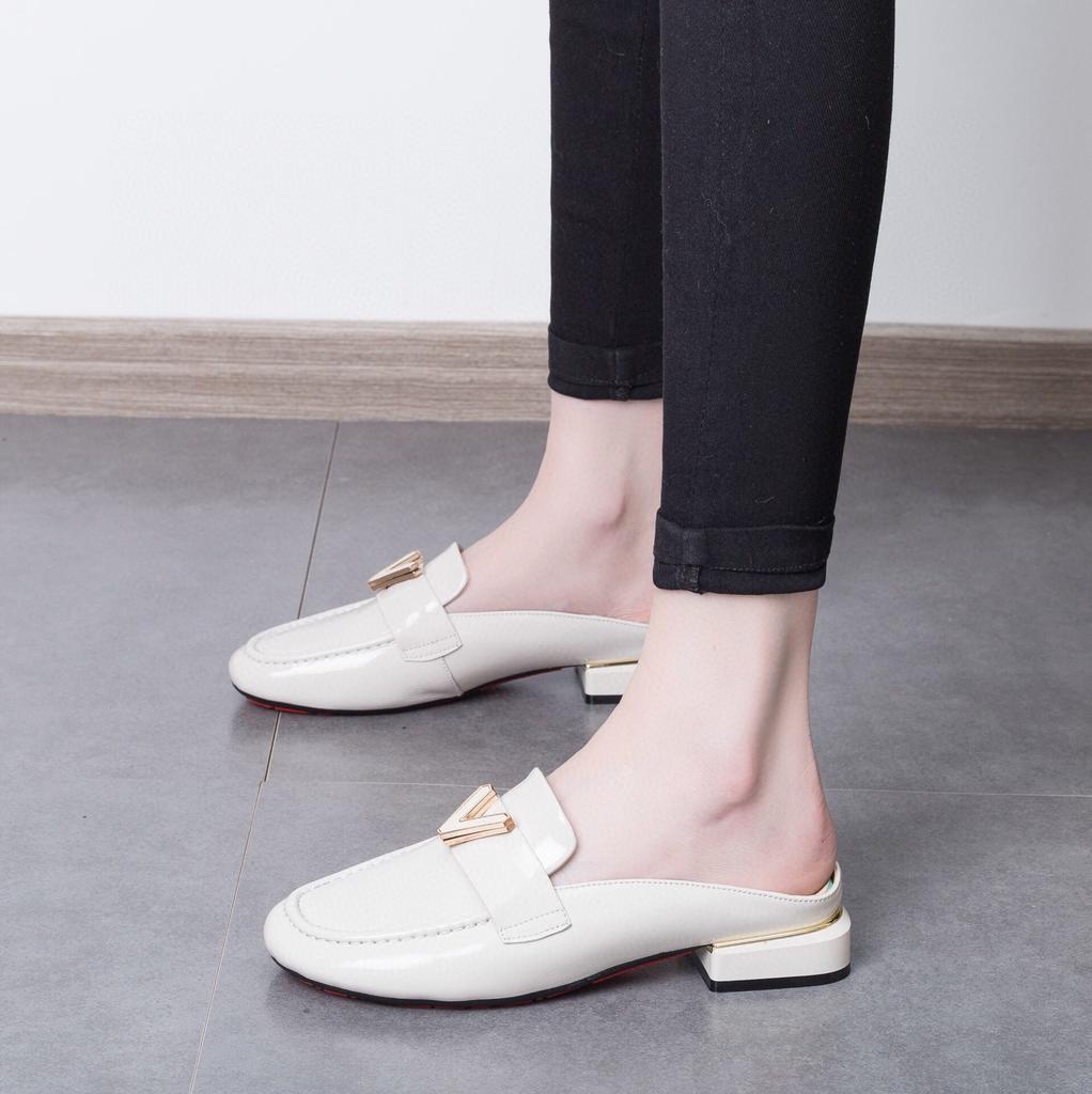 Baotou Wear Sandals Women's  Cow Patent Leather Flat-bottomed Slippers Casual Women's Half Slippers