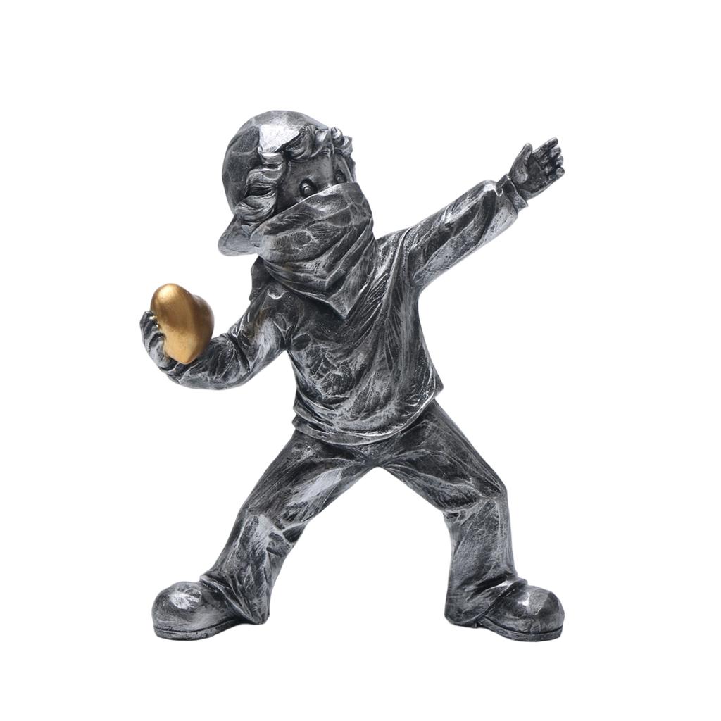 Artistic Sculpture Desktop Ornaments, Resin Children And Heart Shaped Decorations, Suitable For Home, And Bookshelf Decoration.