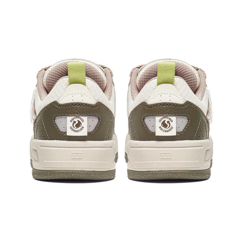 Li Ning Comfortable Shock Absorbing Non-Slip Low-Top Kids Skate Shoes Kids Sneakers White YKCT092-3