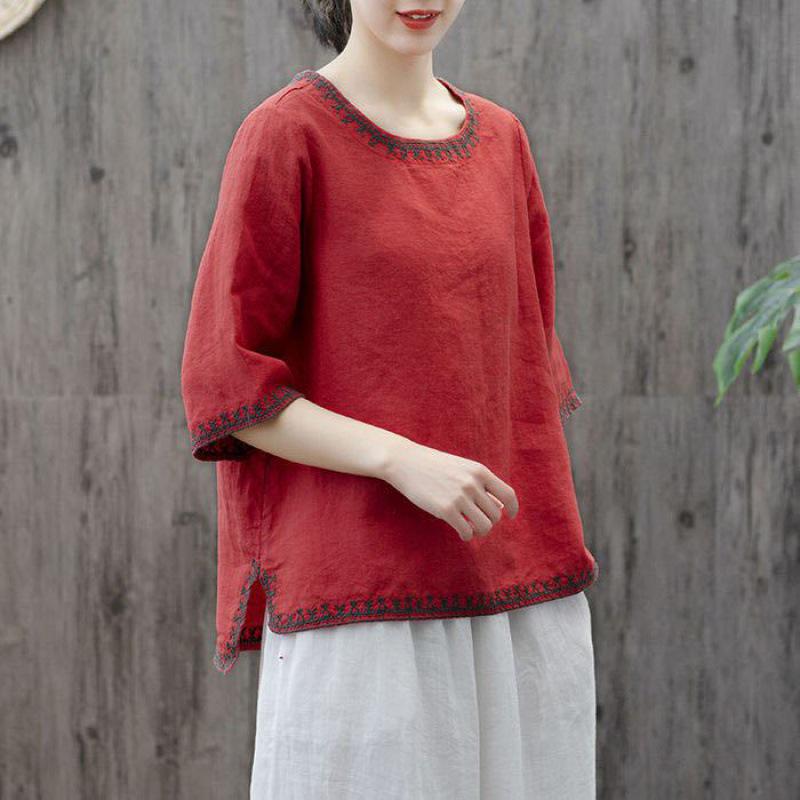 Retro Cotton Linen Embroidered Round Neck T-shirt with Five-Point Sleeves - Summer Plus Size Loose Fit for Women