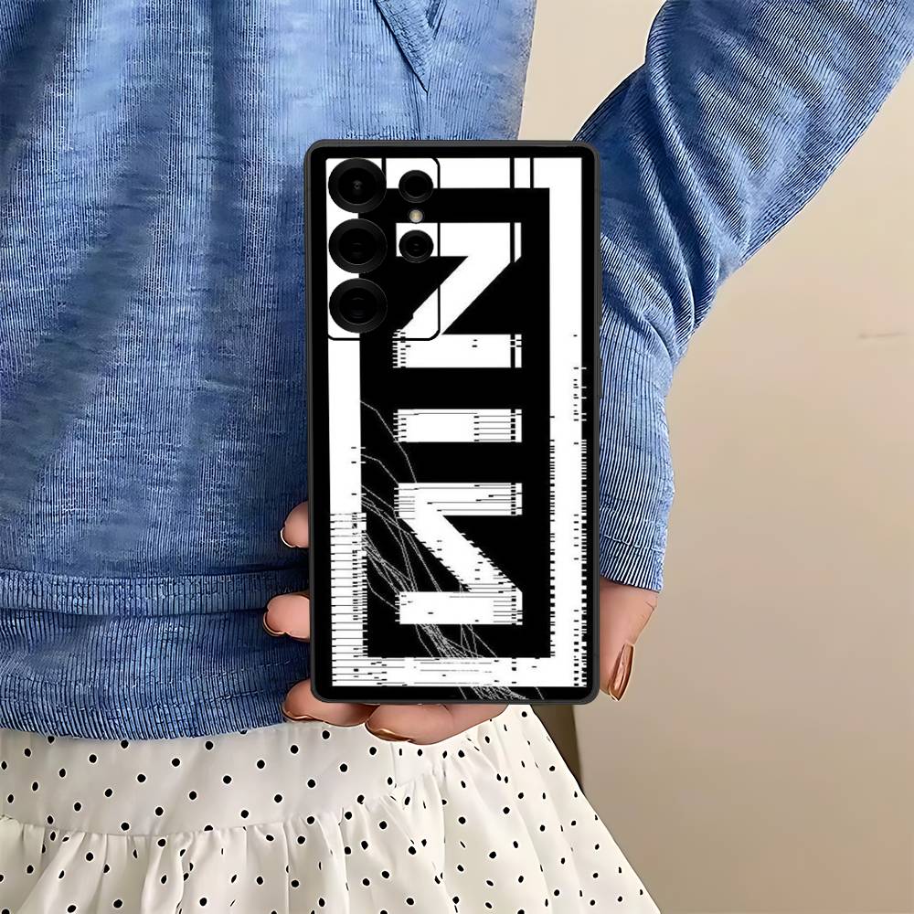 

Industrial Rock Nine Inch Nails Band Phone Case For Samsung S 24 Fe 25 Ultra Plus 20 Lite 21 30 22 23 24 22 Ultra 5G Fundas Samsung S23 ULTRA 5G