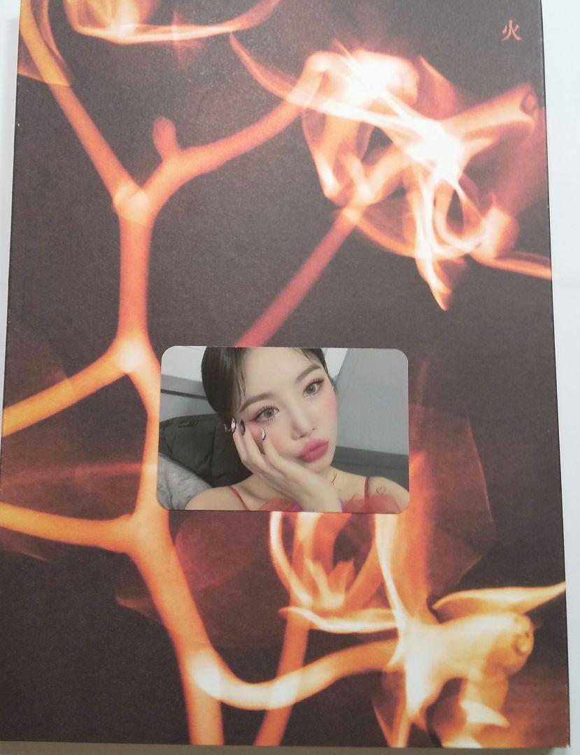 

[USED] (g)i-dle album i burn fire version with Sujin trading card