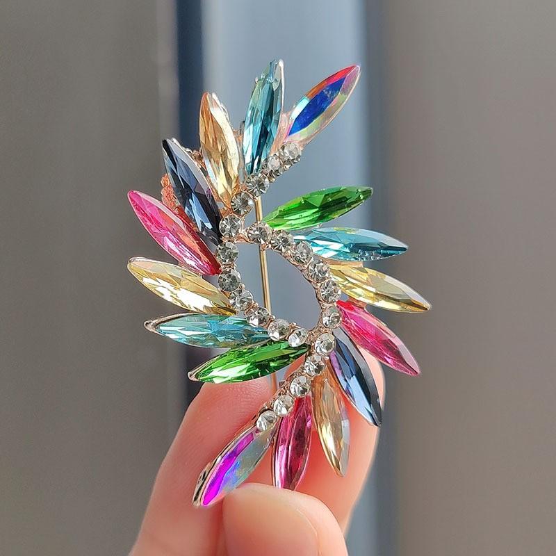 

Fashion Colorful Crystal Flower Brooch Pins For Women Clothing Charming Rhinestone Brooches Wedding Party Jewelry Accessories