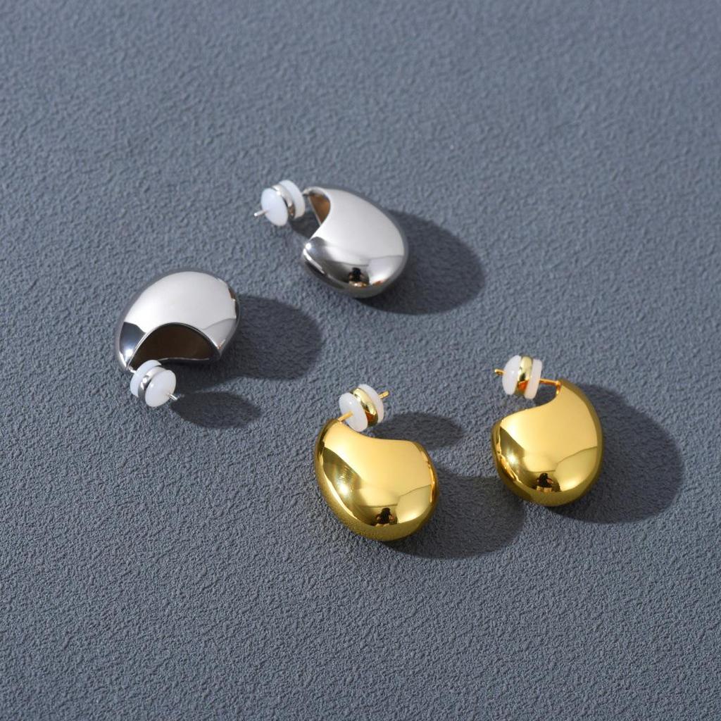 Glossy Water Drop Earrings: S925 Silver Needle, Trendy Light Luxury, High-End Summer Style Studs.