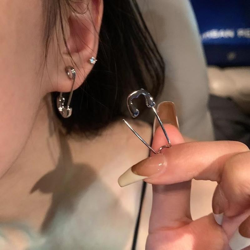 Old Y2K Aesthetic Silver Mixture Safety Pin Earrings Unisex Outsider Rock Dirt Jewelry For EMOTIONAL Fashion Enthusiasts