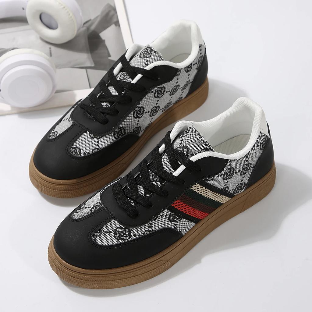 Fashion Women Sneakers Ladies Outdoor Walking Designer Shoes Fashion Casual Flat Vulcanize Sneakers Women Comfortable Classical Shoes