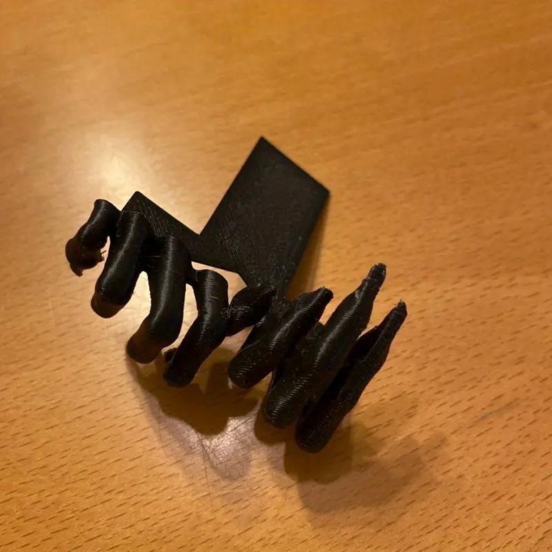 

The Black Demon Claw Bookmark - A Creative Bookmark Suitable for Quirky Personalities, Creating A Bizarre Atmosphere. A Perfect Choice for Halloween