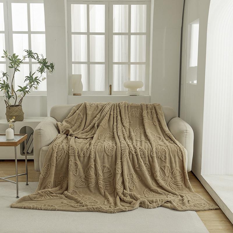 Zimowy aksamitny taftowy koc z motywem motyla i kwiatów: Dwustronny, pogrubiony żakard 3D, wielofunkcyjny na drzemki, do klimatyzacji i jako prześcieradło.