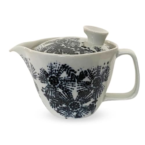 

J-kitchens Hasami Ware Coffee Dripper/Teapot, Made in Japan (with Stainless Steel Filter), 240ml Capacity, Large, Single-Serve, Cosmos (Silhouette) De