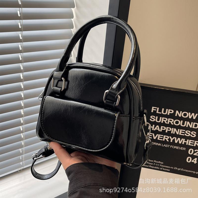 This year's popular portable popular small bag women's 2025 new trendy and versatile temperament single shoulder messenger bag