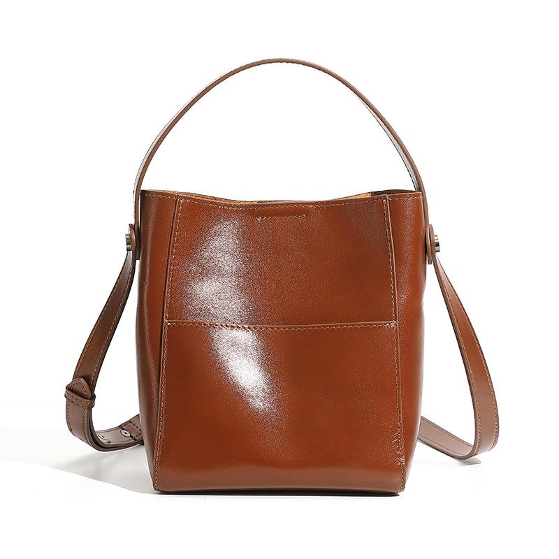 Retro Style Genuine Leather Small Water Cup Bag 2025 New Style Genuine Leather Small Crowd Insert Handbag Single Shoulder  Bag Female