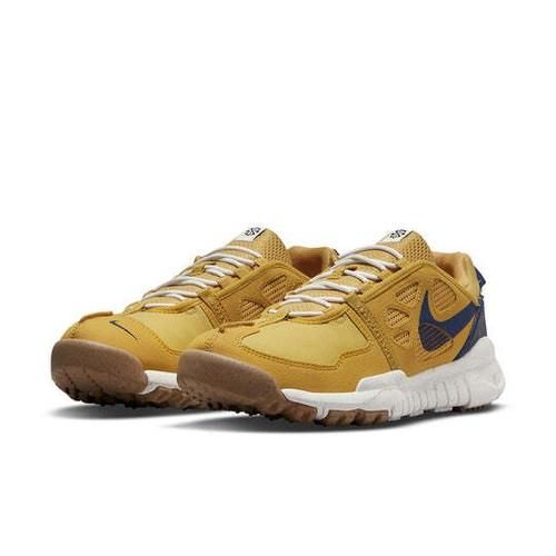 

Nike Бесплатная Terra Vista шлифованное золото CZ1757-700 EU 42 полночь/золотой