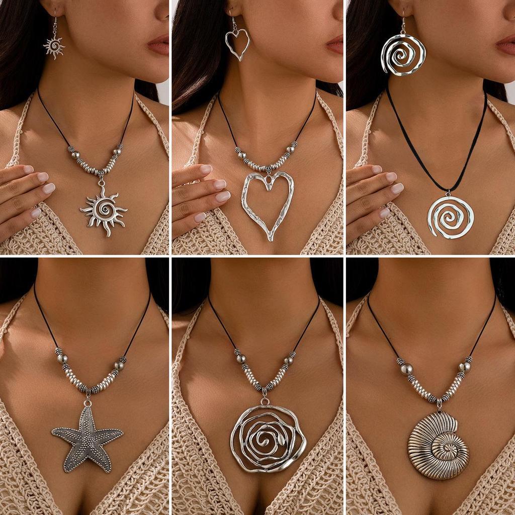 Ocean Style Conch & Starfish Necklace with Exaggerated Metal Rose Heart
