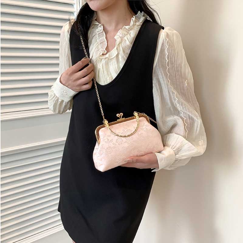 Clasp Frame Embroidery Chinese Style Handbag Purse Large Capacity Hanfu Shell Handbag Polyester Luxury Ladies Clutch Bag Girls