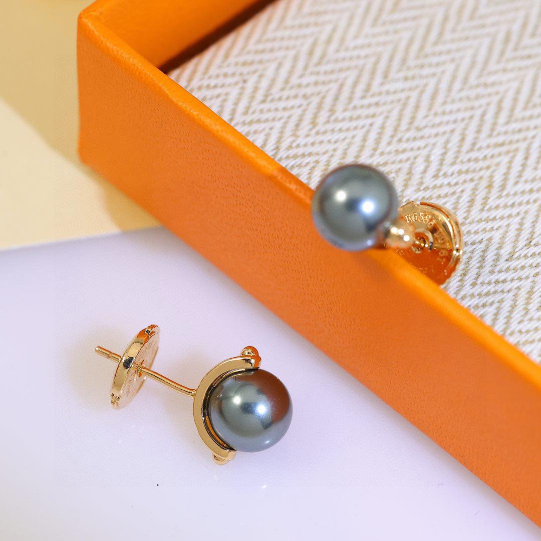 

Двухцветные черно-белые жемчужные серьги Неаллергичные Sub Gold Материал Толстое Золотое Покрытие Три Цвета Подарок Earring чёрный