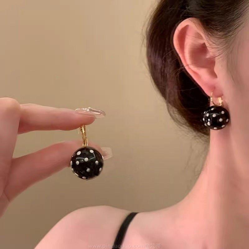 Orecchini a Pois Bianchi e Neri Moda Retrò per Donna Eleganti Cerchietti Rotondi in Resina Acrilica Fibbie per Orecchie Gioielli Casual da Festa