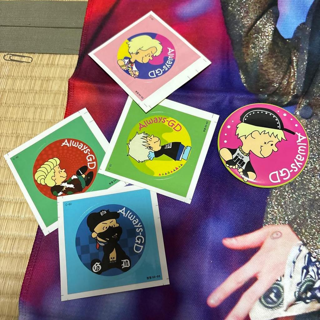[USED] BIGBANG GD Tapestry Stickers Badges Postcards Cased