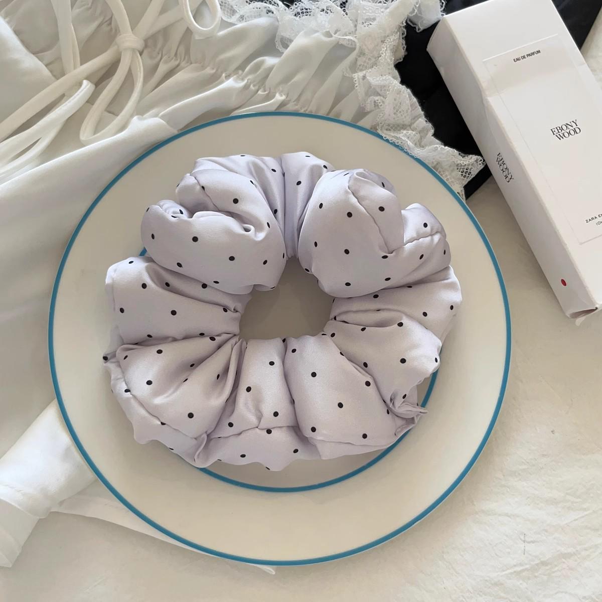 Шелковая резинка-скранчи в горошек, мягкий ободок фиолетовый