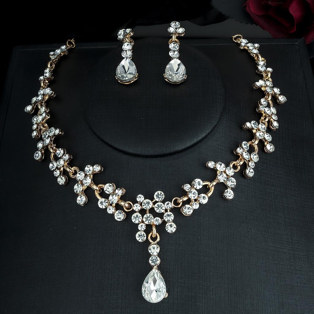 European and American Retro Necklace Earrings Set Bridal Wedding Banquet Dress Accessories Exaggerated Luxury Ruby Two-piece Set 2026