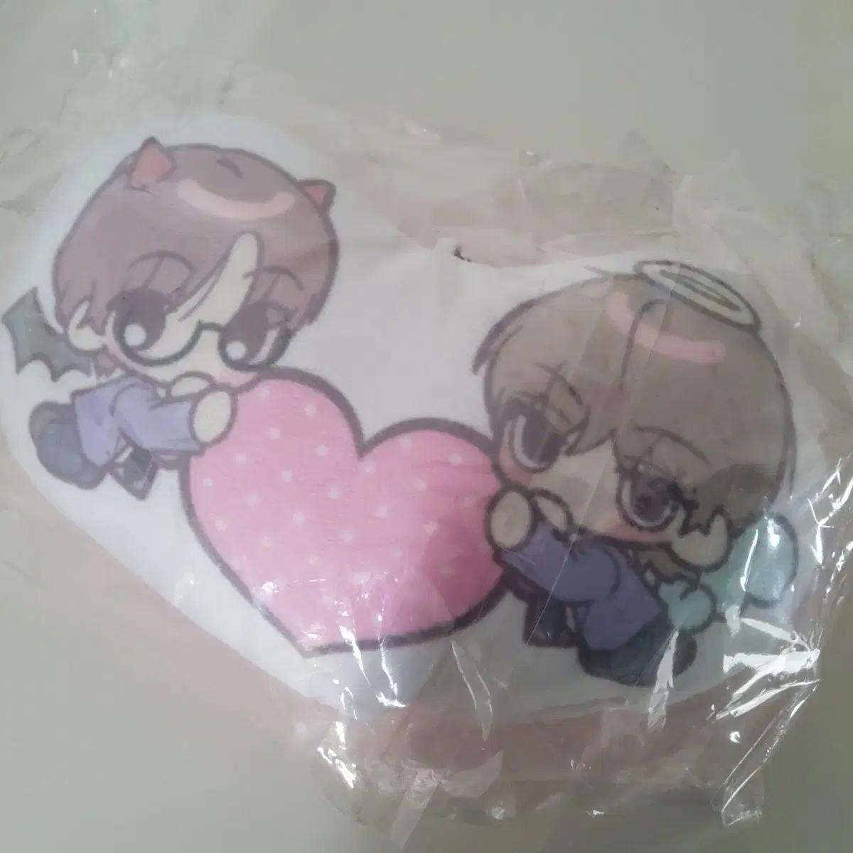 

&TEAM Брелок-подушка Ej Nicholas