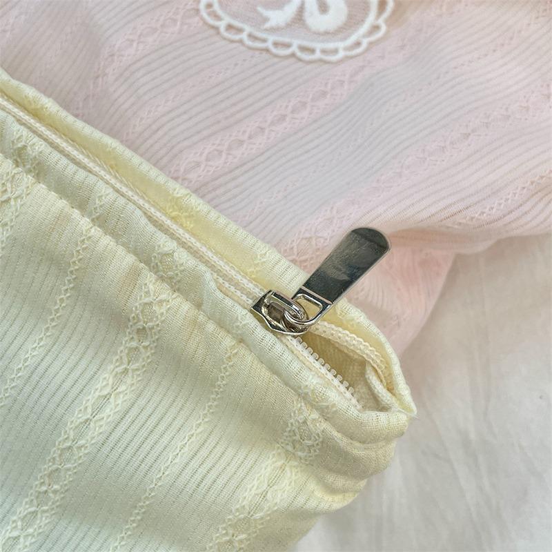 Beautiful And Simplicity Cosmetic Bag Sweet Embroidery Bow Striped Makeup Case Portable Travel Earphone Cable Storage Bags