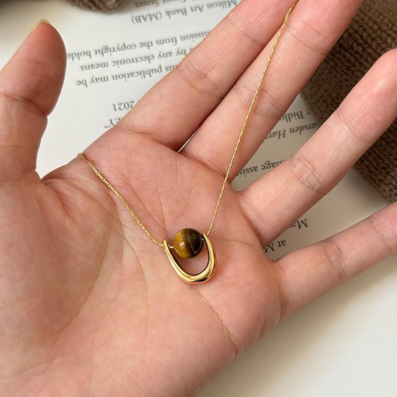 Tiger's Eye Stone U-shaped Pendant Necklace Niche Light Luxury High-end Clavicle Chain Fashion Versatile Temperament Jewelry Women