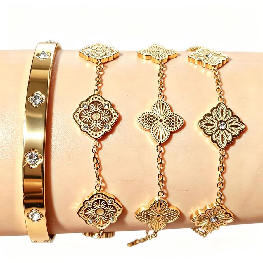 European Light Luxury Diamond Four-Leaf Clover 18K Gold-Plated Titanium Steel Bracelet Set