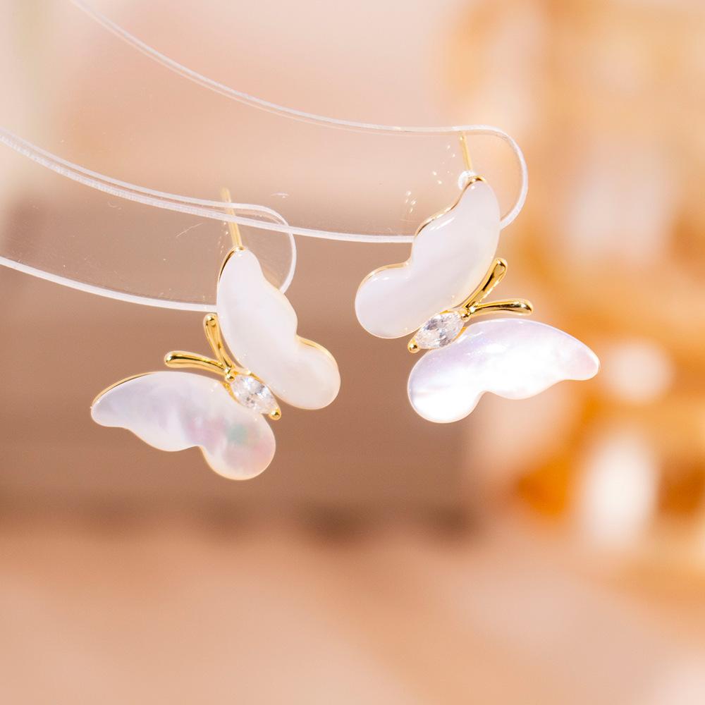 Simple Zircon Butterfly Earrings Light Luxury High-end Stud Earrings Temperament Fashionable Sweet Pearl Earrings Women