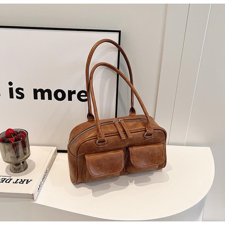 High-end Retro Large-capacity Shoulder Bag Women's 2025 New Casual and Versatile Commuter Hand-held Armpit Bag Trend