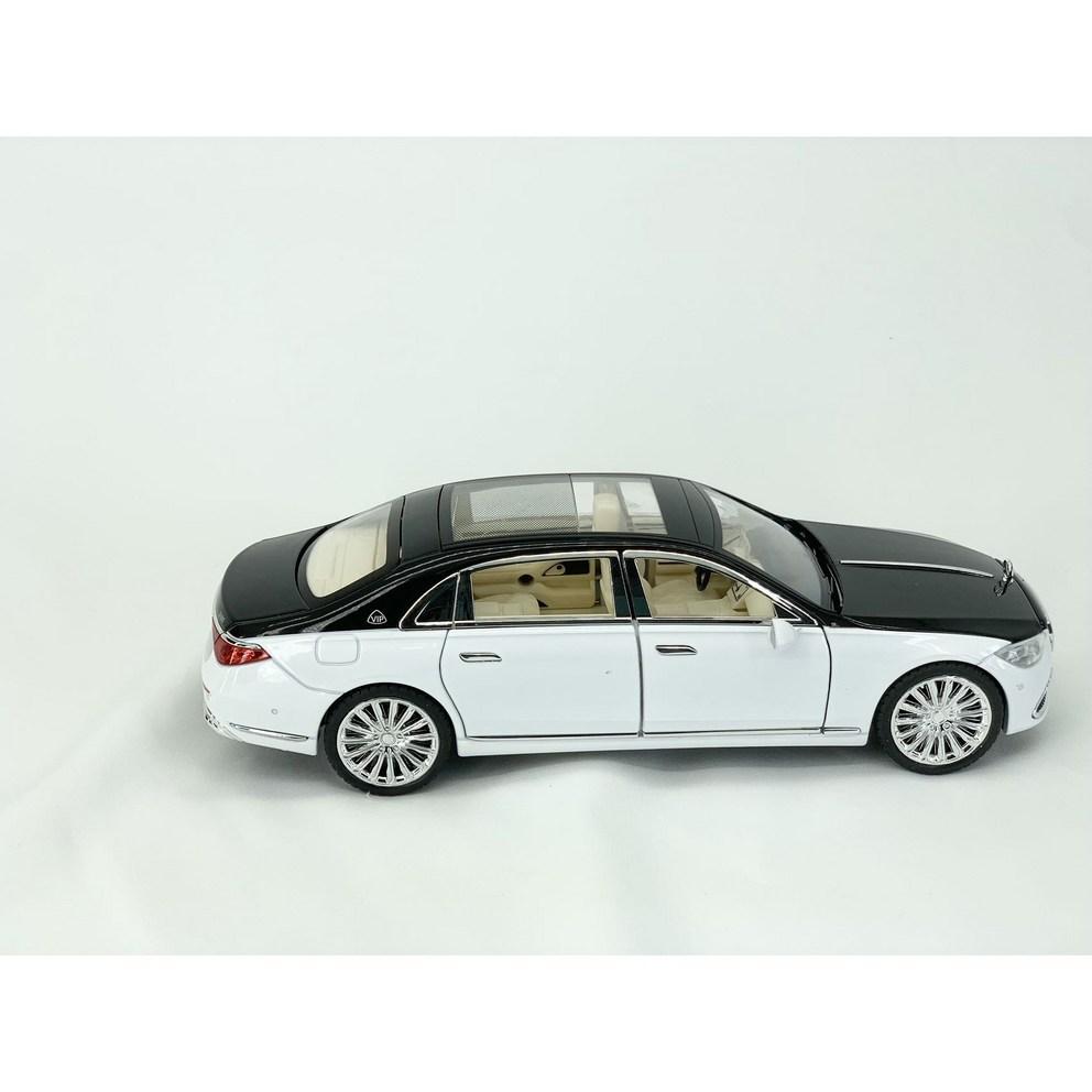 1:22 Scale Mercedes-Benz Maybach Diecast Model Car - GTR GTS AMG Series - Black & White Collectible Toy