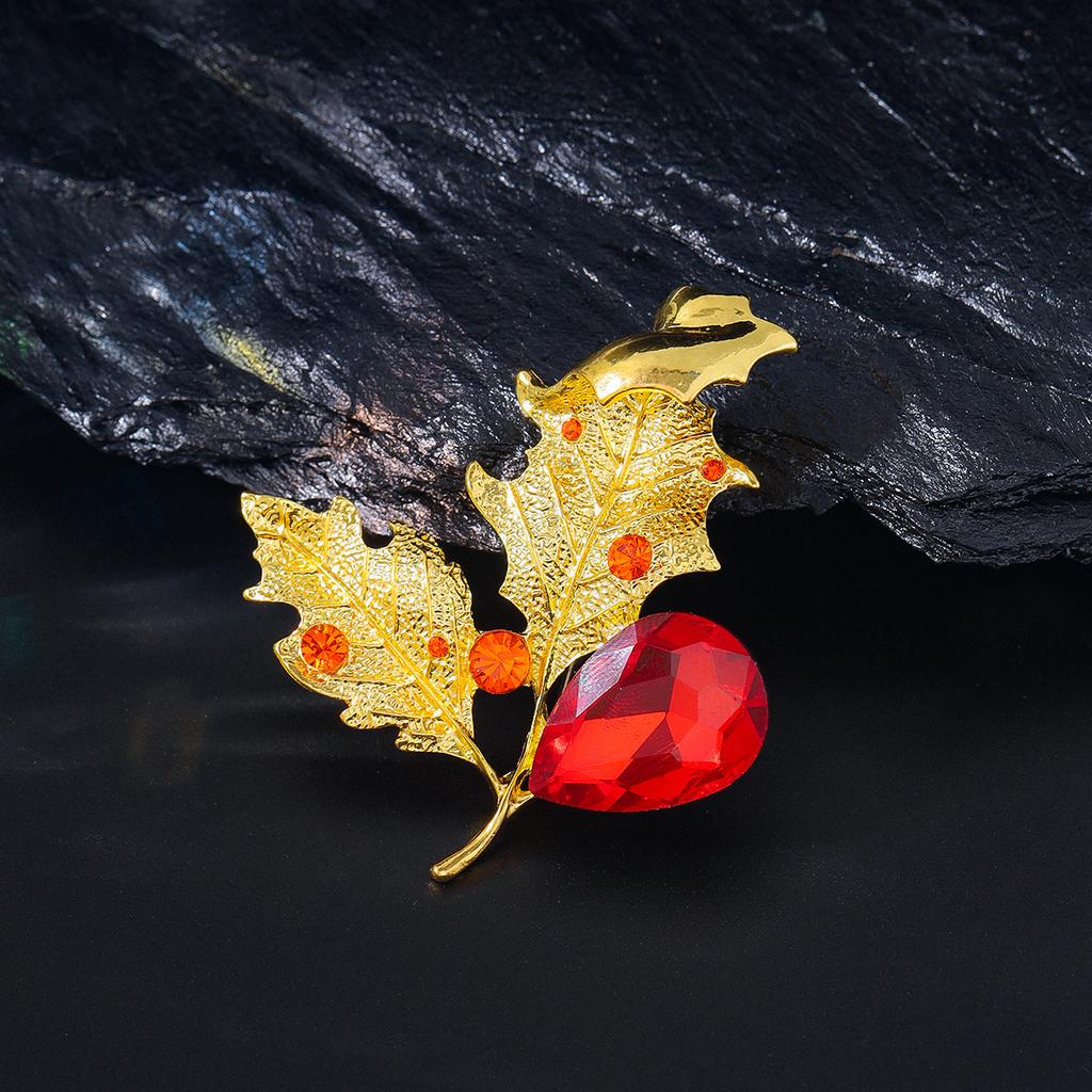 Premium Maple Leaf Brooch Women's Summer Light Luxury Brooch Metal Anti-light Pin Jewelry Wholesale Hat Decoration Men