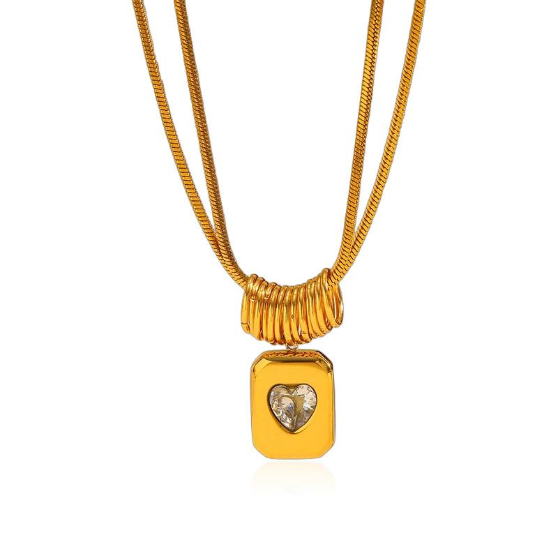 Diamond Inlaid Heart Pendant Titanium Steel Necklace Premium Sweater Chain Tarnish Free 18K Gold Clavicle Chain Jewelry