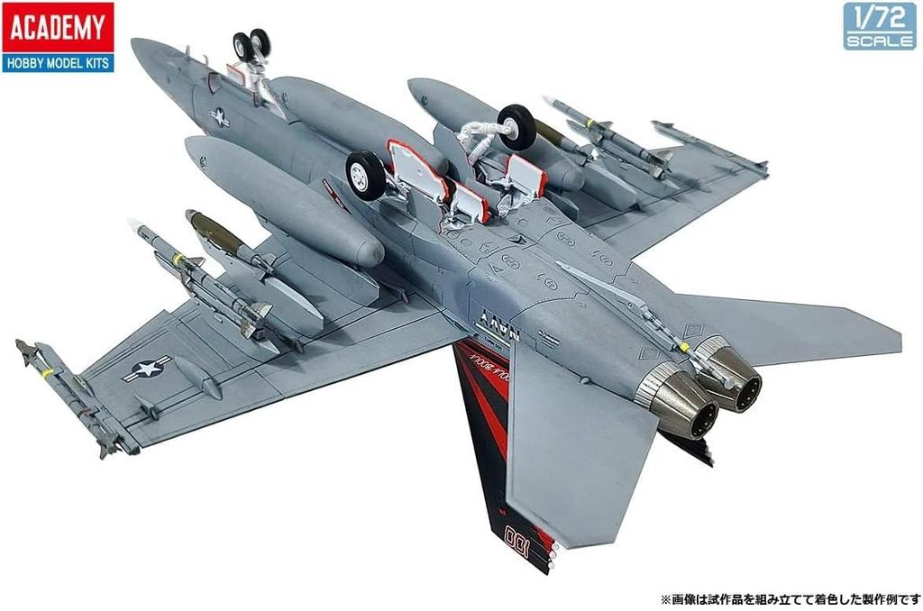 Academy 1/72 Scale US Navy F/A-18F VFA-154 Black Knights Plastic Model Kit 12577