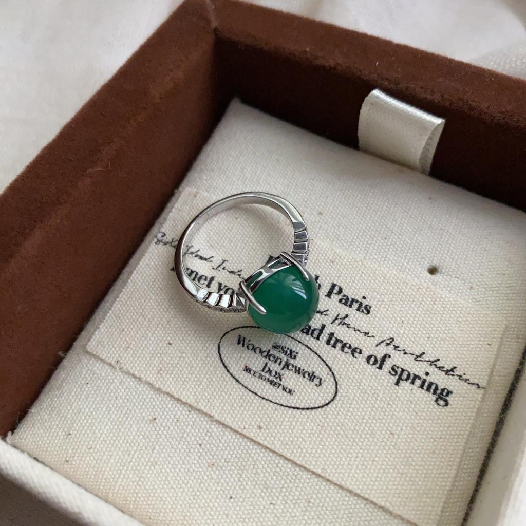 French Romantic Style Niche Design Temperament Blogger With High Sense Ring Retro Simple Resin Brown Ring