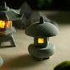 Neue Mini-Pagodenlaterne Licht Gartenstatue Dekorativer Sandstein Mikrolandschaftslampe Zen-Hof Miniatur-Bonsai