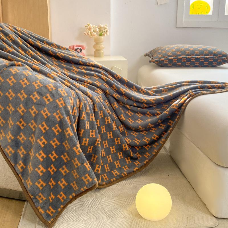Double-Sided Milk Velvet Printed Blanket Multi-Functional Throw Blanket Non-Shedding Machine Washable Double-Sided Fleece Blanket
