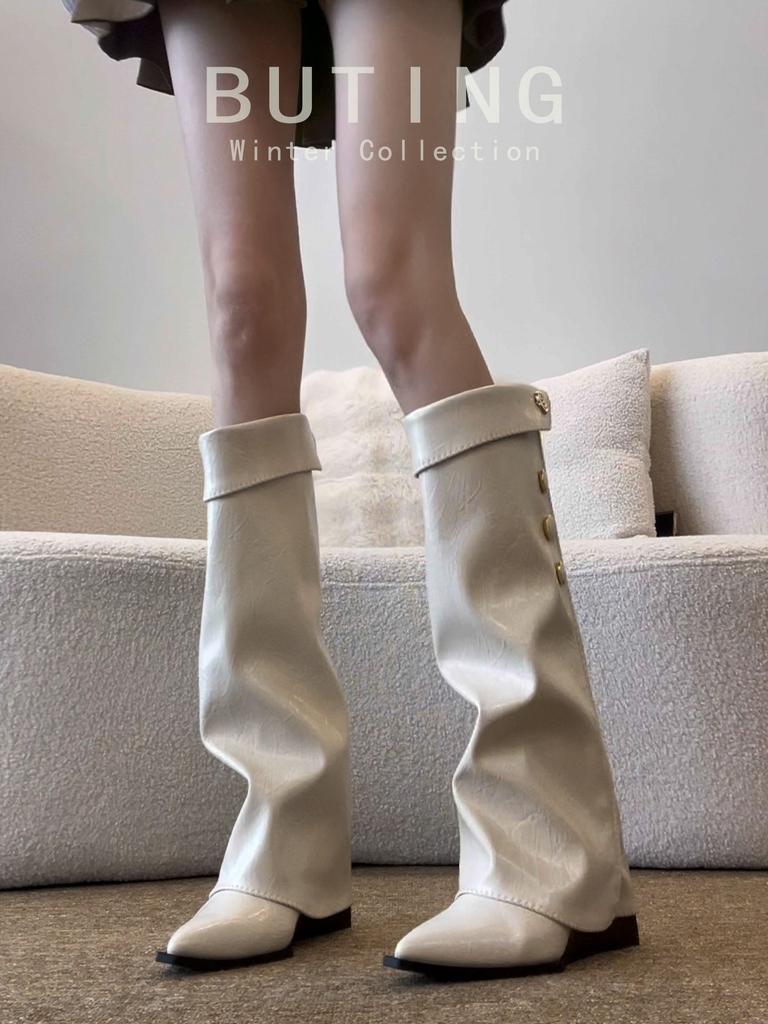 Versão em pele de ovelha~ Botas de moto de salto alto com bico fino estilo Xiaoxiangfeng 2025 retrô, mas botas de cavaleiro para calças até ao joelho