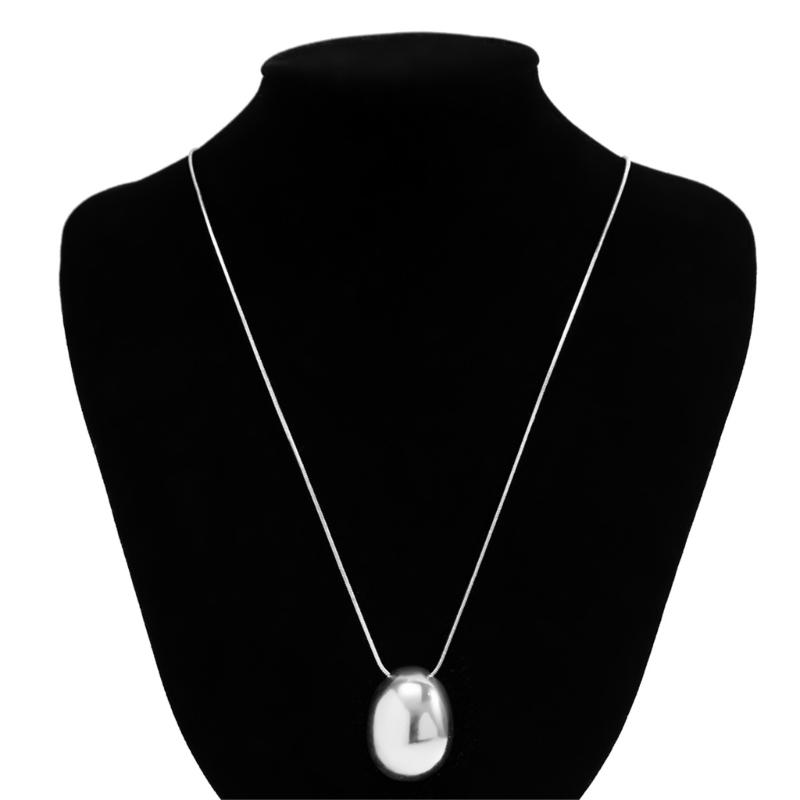 Elegant Comma Teardrop Necklace Pendant Necklace Alloy Texture Comfortable Sweater Chain Suitable for Fashionable Look