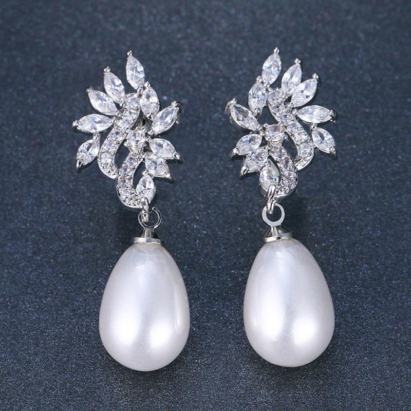 

Huitan Exquisite Bridal Wedding Earrings Zircon with Simulated Pearl Graceful Shiny Zirconia Pendant Accessories for Engagement