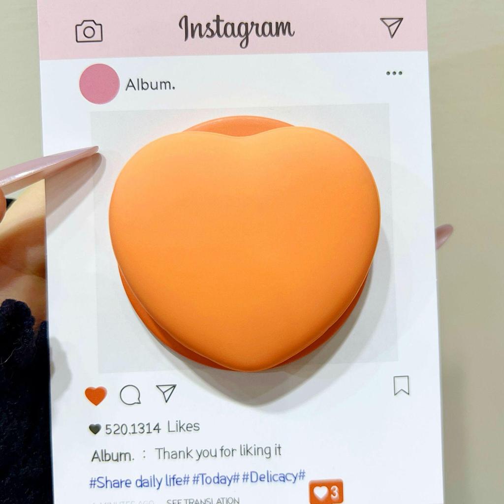 Liquid Silicone Heart-Shaped MagSafe Magnetic Bracket with Strong Adhesion and Retractable Airbag for Trendy Desktops