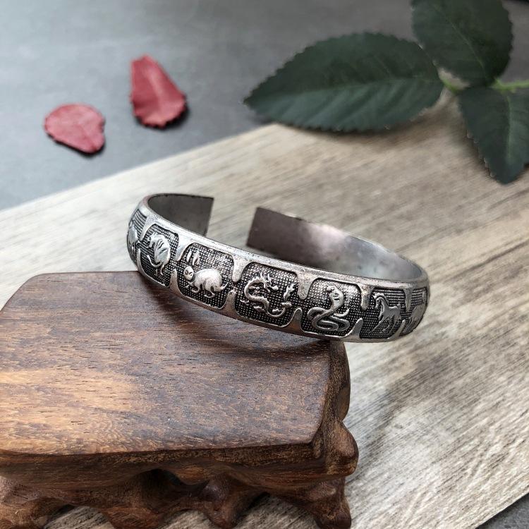 Retro Silver Bracelet, the Republic of China Nostalgic Personality Fashion Versatile Bracelet Women's Silver Accessories